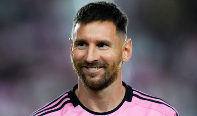 网页版登录-拜仁球员：梅西和C罗选梅西！梅西全面、且能一己之力！